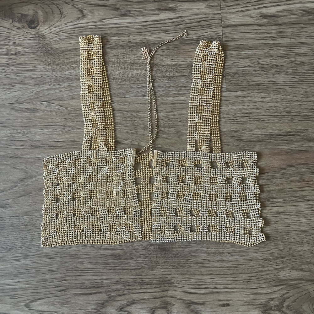 Open-Back Chainmail Crop Top - Picture 3 of 6
